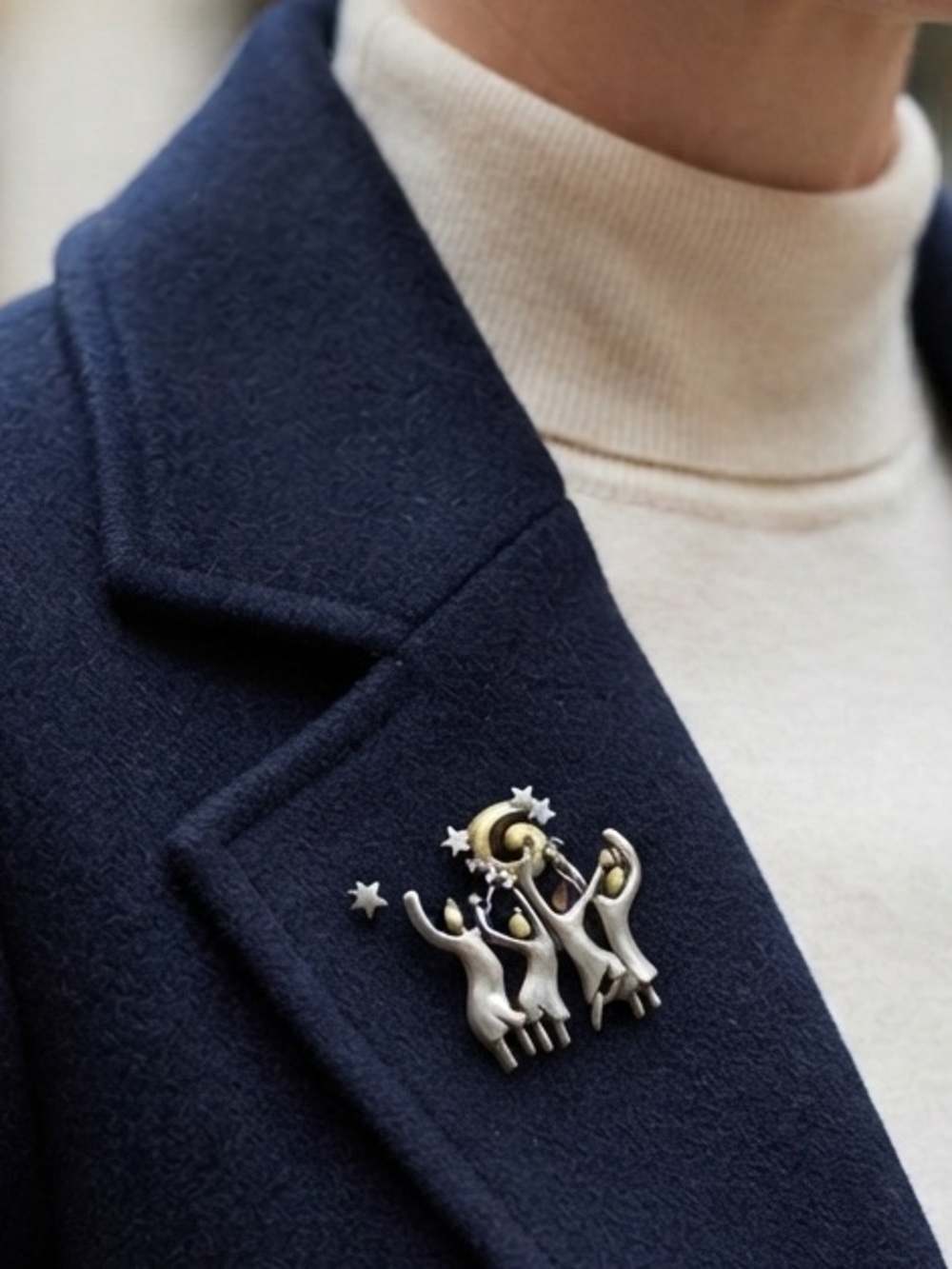 NIB Friendship Brooch